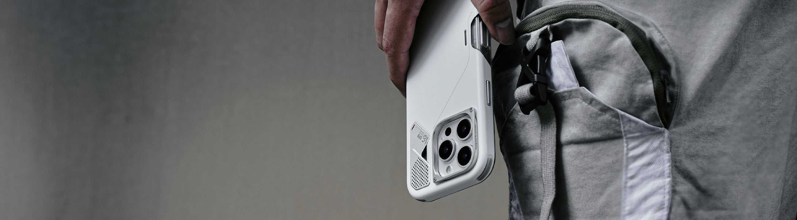 iPhone 16 シリ-ズ対応 スマホゲ一ス