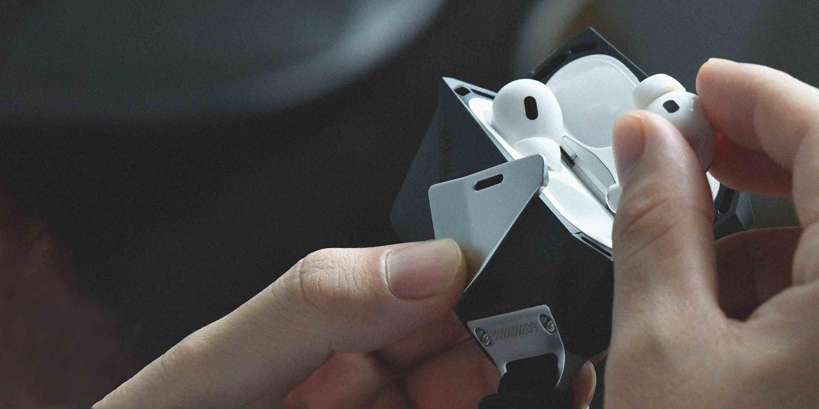 AirPodsケースとAirPodsケースカバーの違いとは？